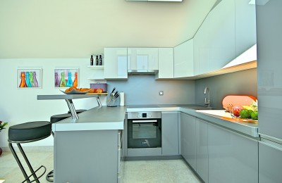 Istra, Vrsar – Penthouse s velikom terasom i pogledom na more, 500 m od mora 12