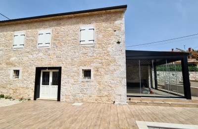 Renovirana kamena kuća u malom Istarskom selu 22