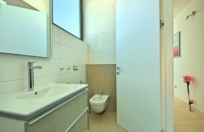 Istra, Vrsar – Penthouse s velikom terasom i pogledom na more, 500 m od mora 10