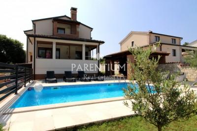 Beautiful family house with pool in a quiet location 21