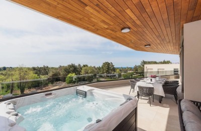 Istria, Poreč - Penthouse modern luxury 800 meters from the sea with sea view