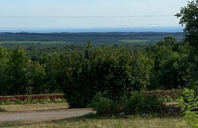 Višnjan, surroundings, attractive land with a sea view!