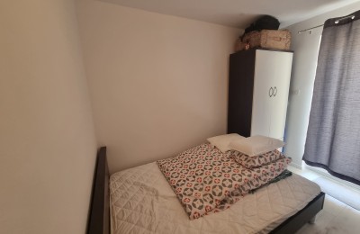 Apartma v prvem nadstropju v bližini Novigrada 17