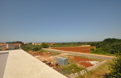 Poreč, Umgebung, Dreizimmerwohnung mit großer Terrasse und herrlichem Meerblick! - in Bau 1