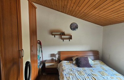 Odlična lokacija, kuća sa tri stana za renovaciju i građevinskim zemljištem!!! 7