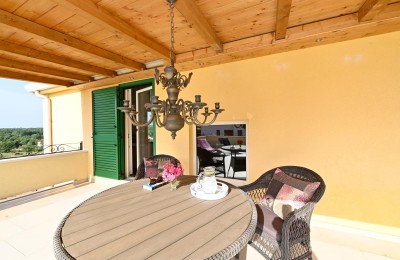 Poreč, okolica, kuća sa bazenom i apartmanom 21