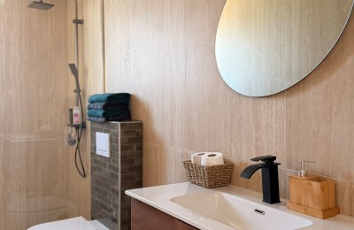 Istra, Poreč – Penthouse s tri spavaće sobe, privatnim ulazom i dvije terase 18