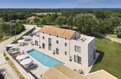 Prekrasna nova vila sa prostranom okućnicom 43