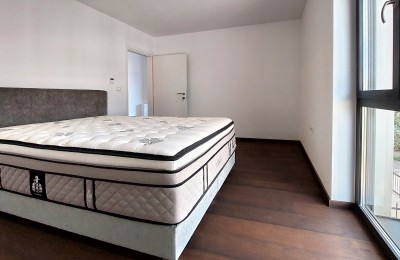 Poreč, stan od 78m2, 2 spavaće sobe, pogled more, sa garažom , blizina grada i plaže 12