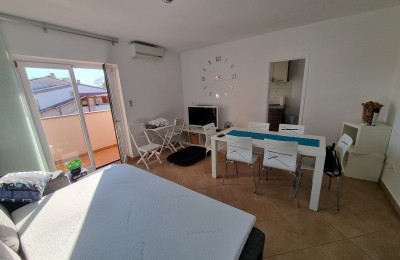 NOVIGRAD, Wohnung im 1. Stock mit 2 Schlafzimmern, umgeben von Grün 7