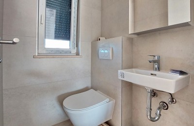 Istra, Poreč okolica – Stan na 1. katu s vlastitim ulazom i natkrivenom terasom 16