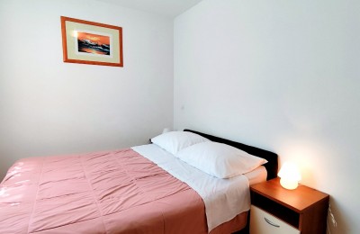 Istra, stan Novigrad – dva apartmana na 1. katu, terasa s kaminom, bazen i parking 3