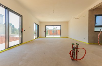 Moderna vila na mirnoj lokaciji u izgradnji 8