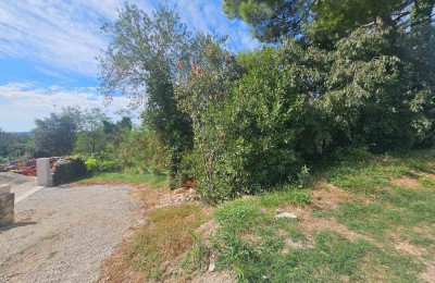 Istra, Lovreč - Građevinsko i poljoprivredno zemljište ukupne površine 4.980 m²