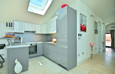 Istra, Vrsar – Penthouse s velikom terasom i pogledom na more, 500 m od mora 11