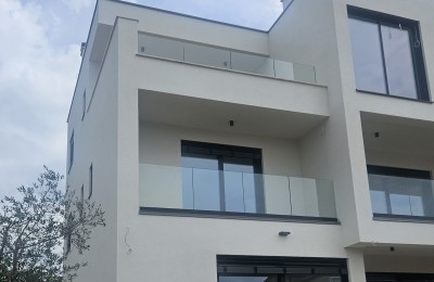 Poreč, Luksuzna vrstna hiša s pogledom na morje! - v fazi gradnje
