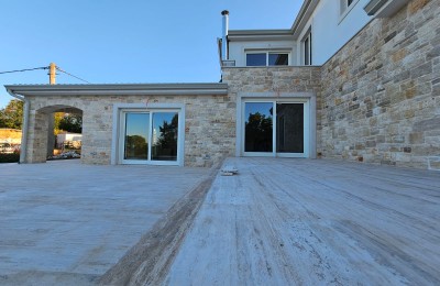 Villa with pool and sea view - under construction 5
