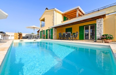 Poreč, okolica, kuća sa bazenom i apartmanom