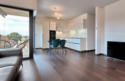 Poreč, stan od 78m2, 2 spavaće sobe, pogled more, sa garažom , blizina grada i plaže 7