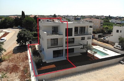 Parenzo, Casa a Schiera di Lusso con Vista Mare! 8