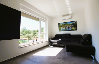 Istria, Parenzo - Appartamento di nuova costruzione con terrazza e vista sul verde - a 600 m dal mare 5