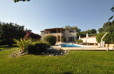 Parenzo, dintorni, bella villa in pietra con piscina