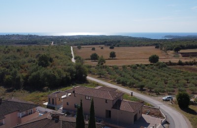 Una spaziosa villa con una splendida vista sul mare.