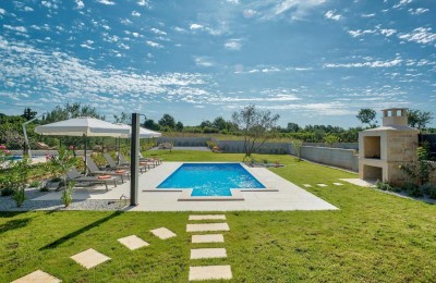 Istria, Parenzo - Bellissima villa bifamiliare con piscina 2