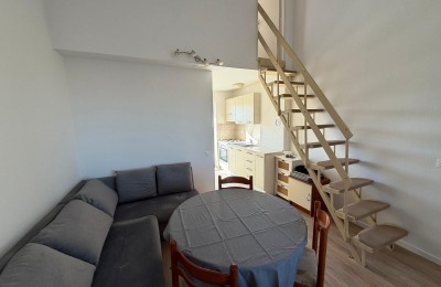 Istrien, Poreč – Apartment mit Galerie und geschlossener Loggia, 40 m2
