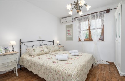 Istra, Poreč okolica - Samostojeća kuća s bazenom i mediteranskim vrtom – mirna lokacija 21