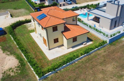 Poreč, Surroundings, beautiful House with Two Residential Units Near the Sea!