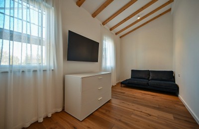Istria, Cittanova - Casa in pietra ristrutturata con vista mare 9