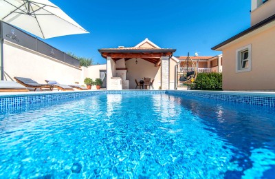 Bella casa con piscina, vicino alla città di Parenzo e vicino al mare. 28