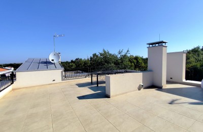 Istra, Poreč okolica - Moderan stan s krovnom terasom i pogledom na more 17