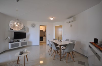 Novigrad, stanovanje s dvema spalnicama in garažo 3