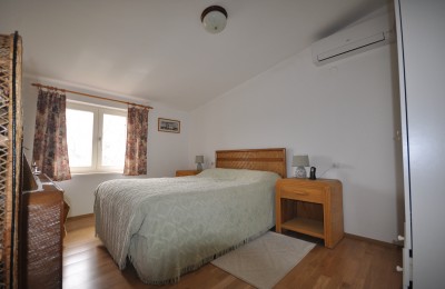 House with a beautiful yard in a quiet location in the center of Istria 17