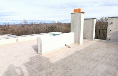 Apartment with roof terrace and sea view 9