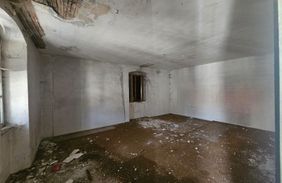Istra, Poreč okolica – Kamena kuća za potpunu renovaciju u centru mjesta 5