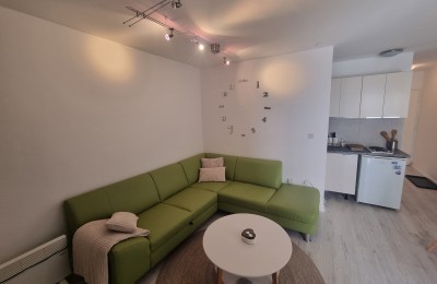 Apartma v prvem nadstropju v bližini Novigrada 3