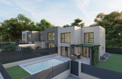 Modern terraced house - under construction 3