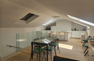 Renovirana kamena kuća na tri etaže u Funtani