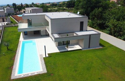 Poreč surroundings, luxurious modern villa with pool and sauna!