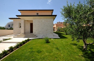 Bella casa con piscina, vicino alla città di Parenzo e vicino al mare. 32