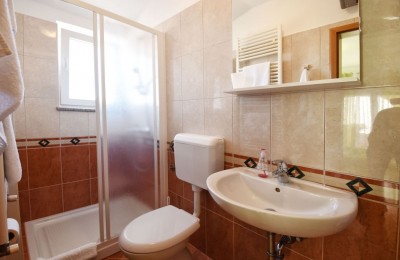 Istra, Novigrad – stan 75 m² s velikom terasom, 2 spavaće sobe, 400 m od mora 15