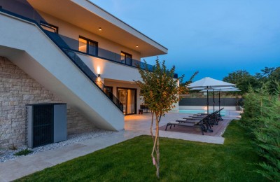 Beautiful modern villa not far from the sea and the city center!