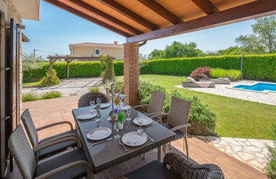 Istra, Poreč okolica - Samostojeća kuća s bazenom i mediteranskim vrtom – mirna lokacija 4