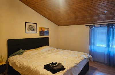 Odlična lokacija, kuća sa tri stana za renovaciju i građevinskim zemljištem!!! 5