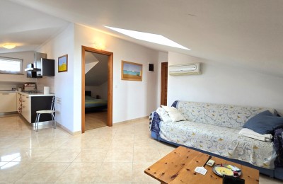 Istra, Poreč – Stan s pogledom na more, 800 m od plaže