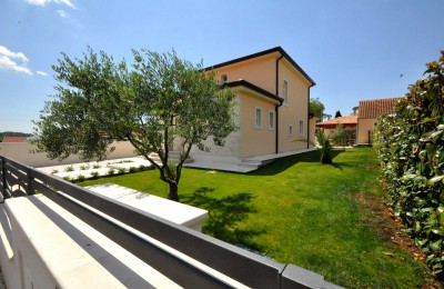 Bella casa con piscina, vicino alla città di Parenzo e vicino al mare. 35