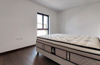 Poreč, stan od 78m2, 2 spavaće sobe, pogled more, sa garažom , blizina grada i plaže 13